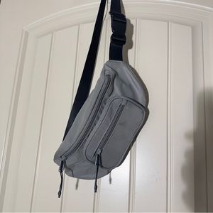 TNA MAIN CHARACTER OVER THE SHOULDER BAG EDC